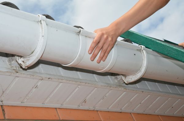 Gutter Reattachment in Wilson